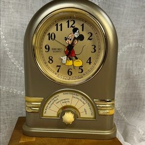 Seiko Vintage Disney Mickey Mouse clock